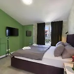 Joy Heated Pool Apartament