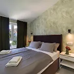 Apartament Joy Heated Pool Split