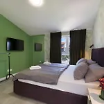 Joy Heated Pool Apartament