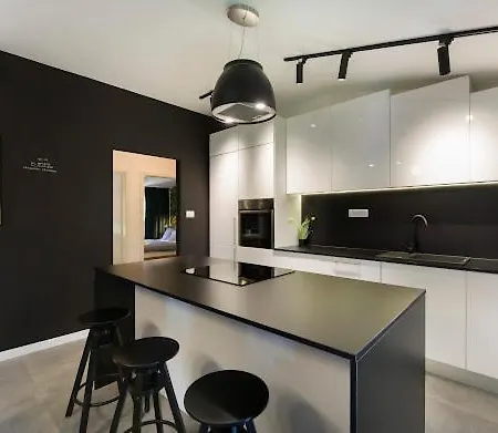 Joy Heated Pool Apartment