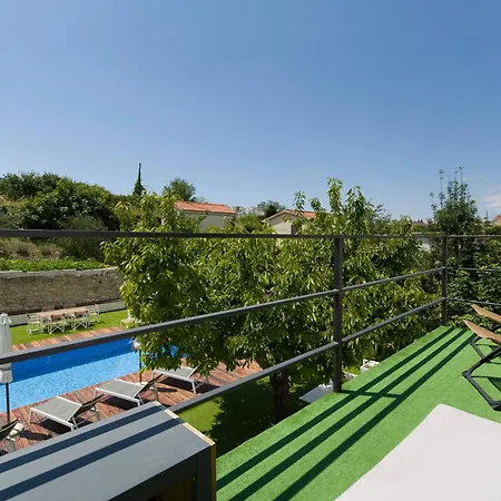 Joy Heated Pool Apartment