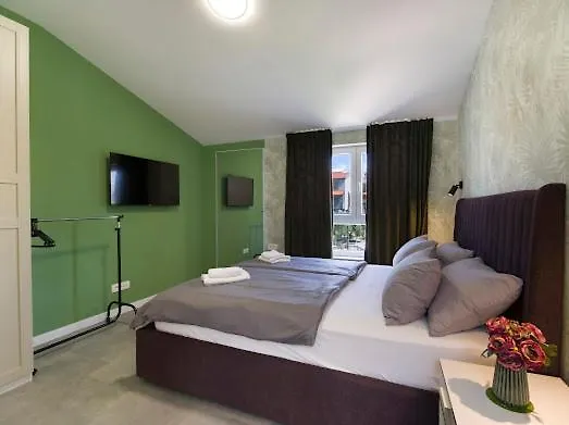 Villa Joy Heated Pool Apartment