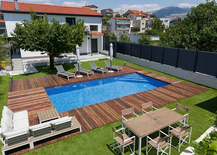 Villa Joy Heated Pool Apartment