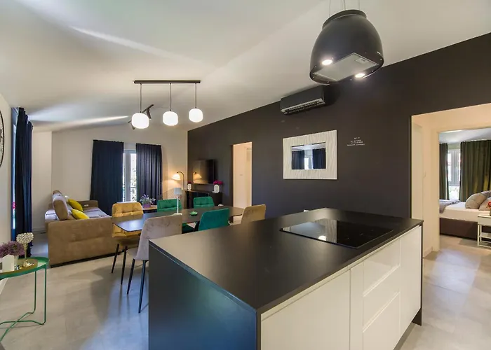 Villa Joy Heated Pool Apartment *