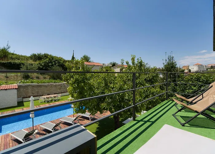 Villa Joy Heated Pool Apartment