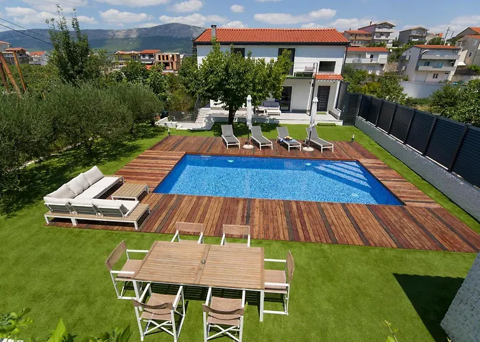 Apartment Villa Joy Heated Pool Split