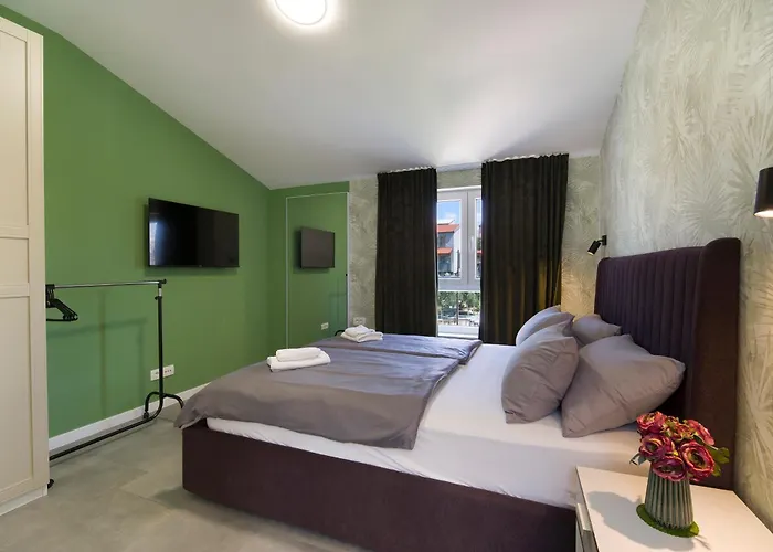 Villa Joy Heated Pool Apartment