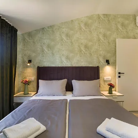 Joy Heated Pool Appartement *
