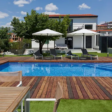 Joy Heated Pool Appartement *